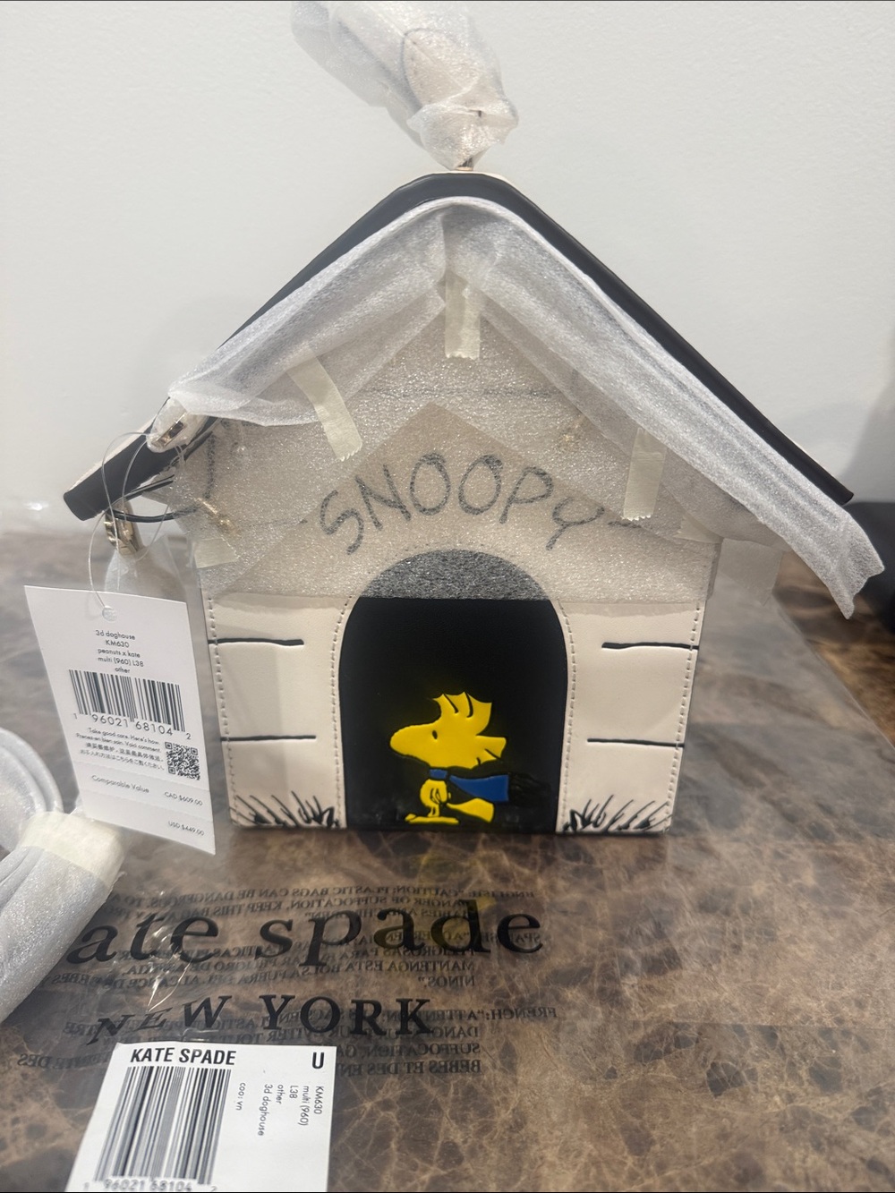 NWT Peanuts X Kate Spade NY Snoopy 3D Dog House Crossbody